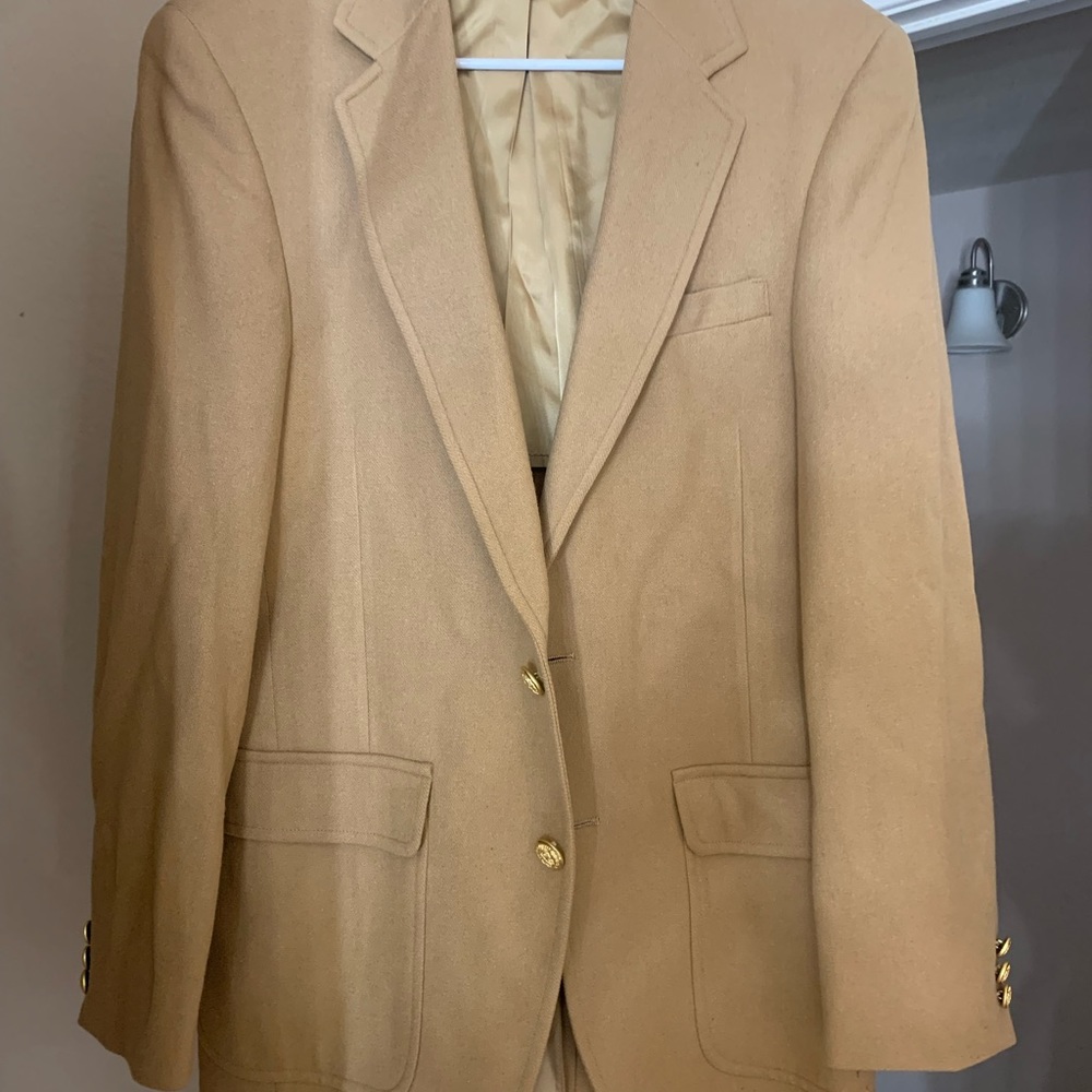Wool coat in camel .